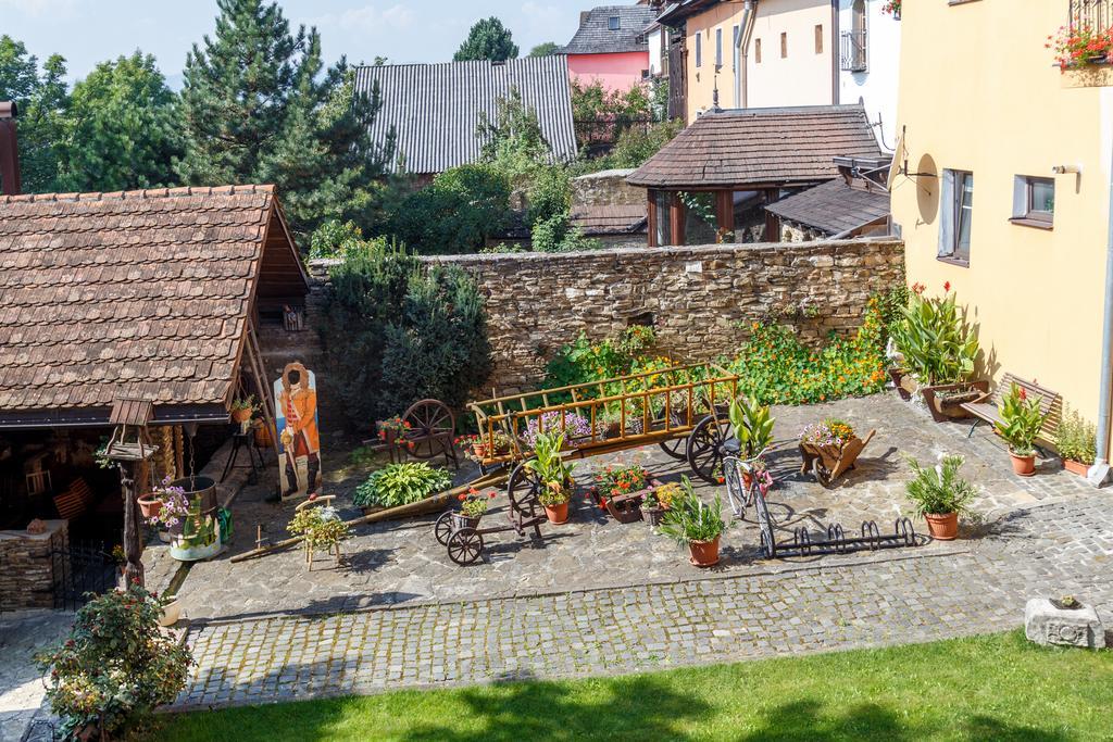 Penzion - Restaurant Atrium Hotell Poprad Exteriör bild